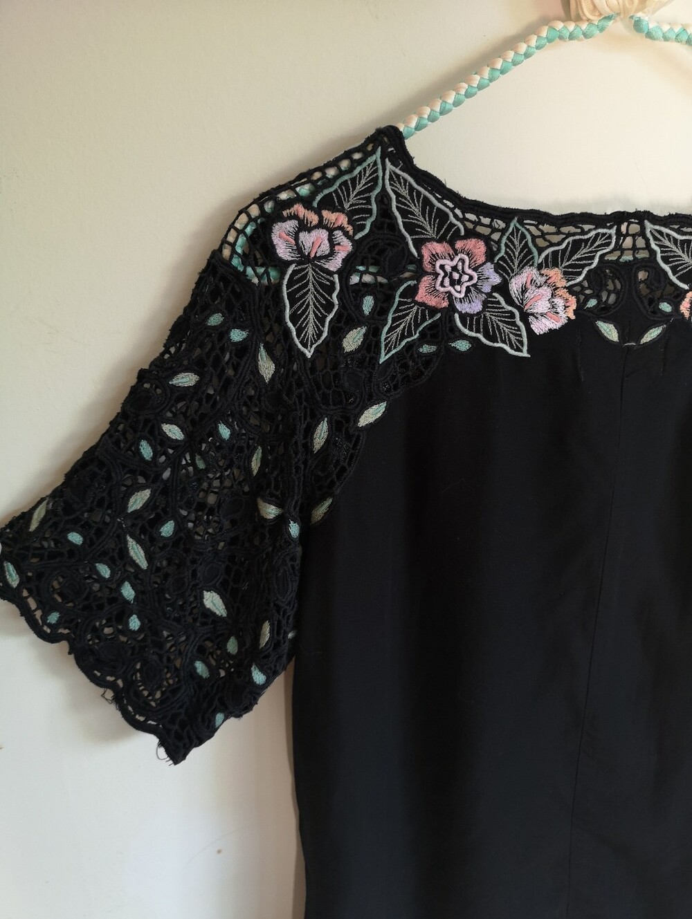 80s Embroidered Cutwork Top - Picture 8 of 9